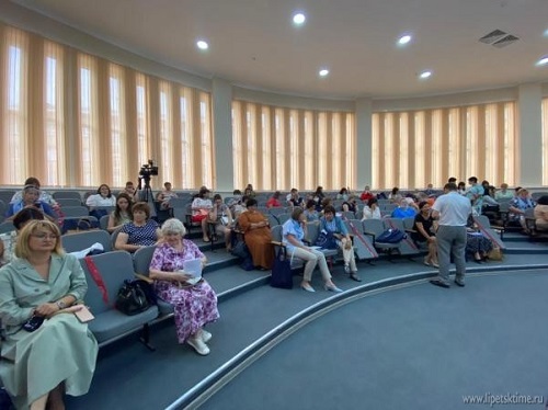 В Липецке проходит конференция Союза женщин Липецкой области