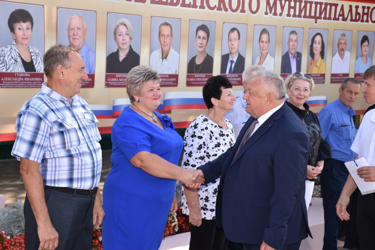 Ежегодно ко Дню малой родины во всех муниципалитетах Липецкой области обновляются доски почета «Трудовая слава»
