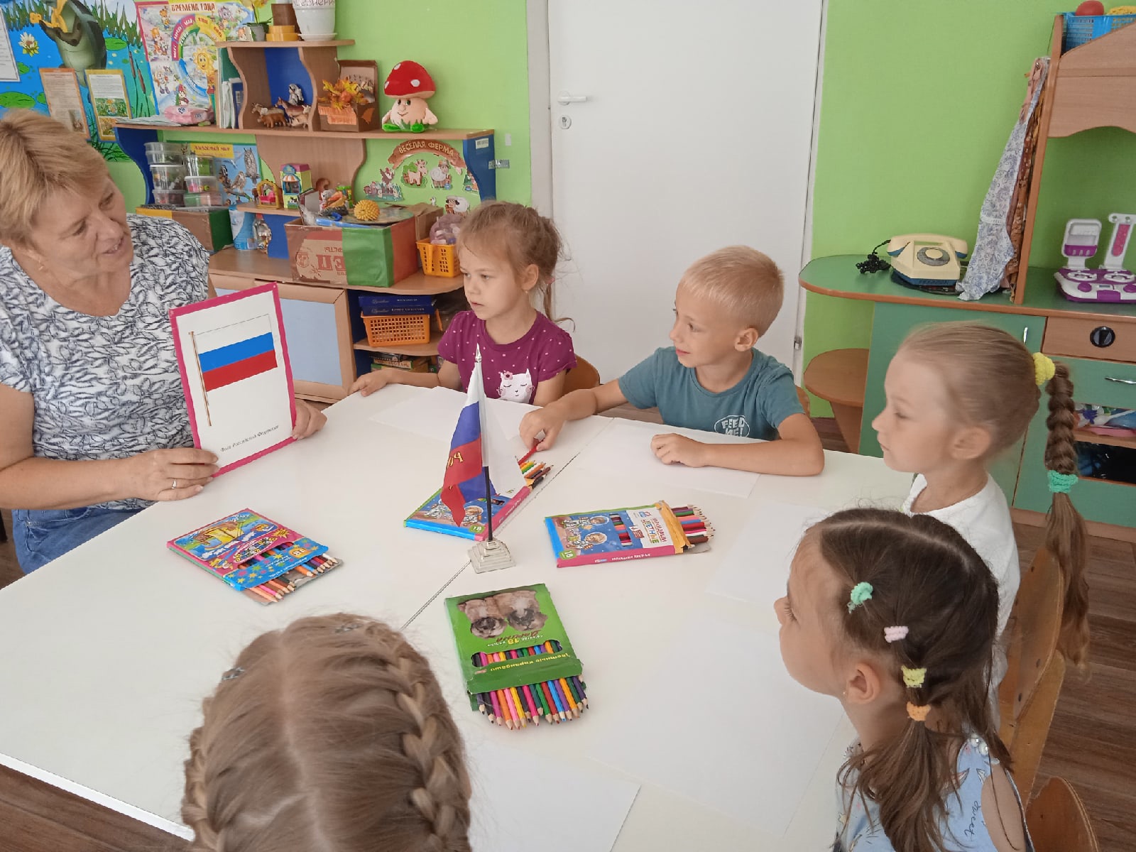 В образовательных учреждениях  Задонского района прошли мероприятия, посвященные празднованию Дня Российского флага