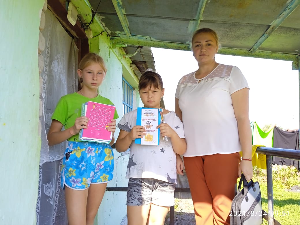 Дети Тербунского района Липецкой области получили подарки к школе