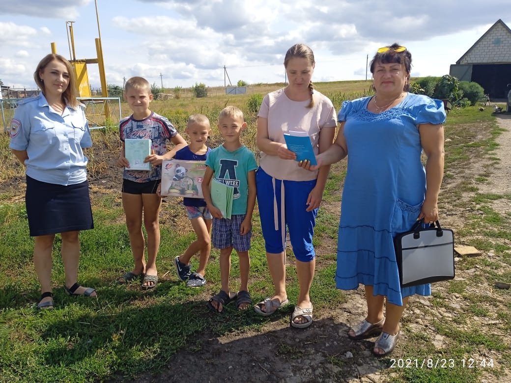 Дети Тербунского района Липецкой области получили подарки к школе
