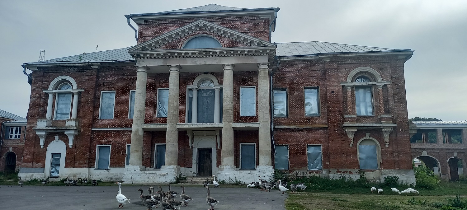 В селе Полибино Данковского района по доброй традиции, состоялся культурный субботник в усадьбе Нечаевых