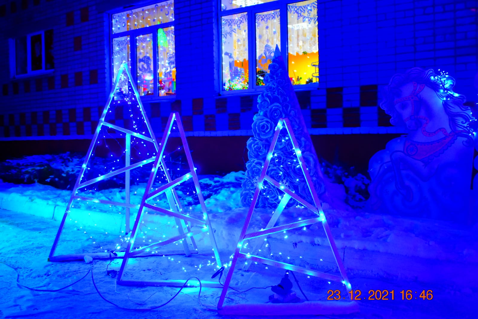 Новый Год - это всегда праздник,волшебство для взрослых и детей