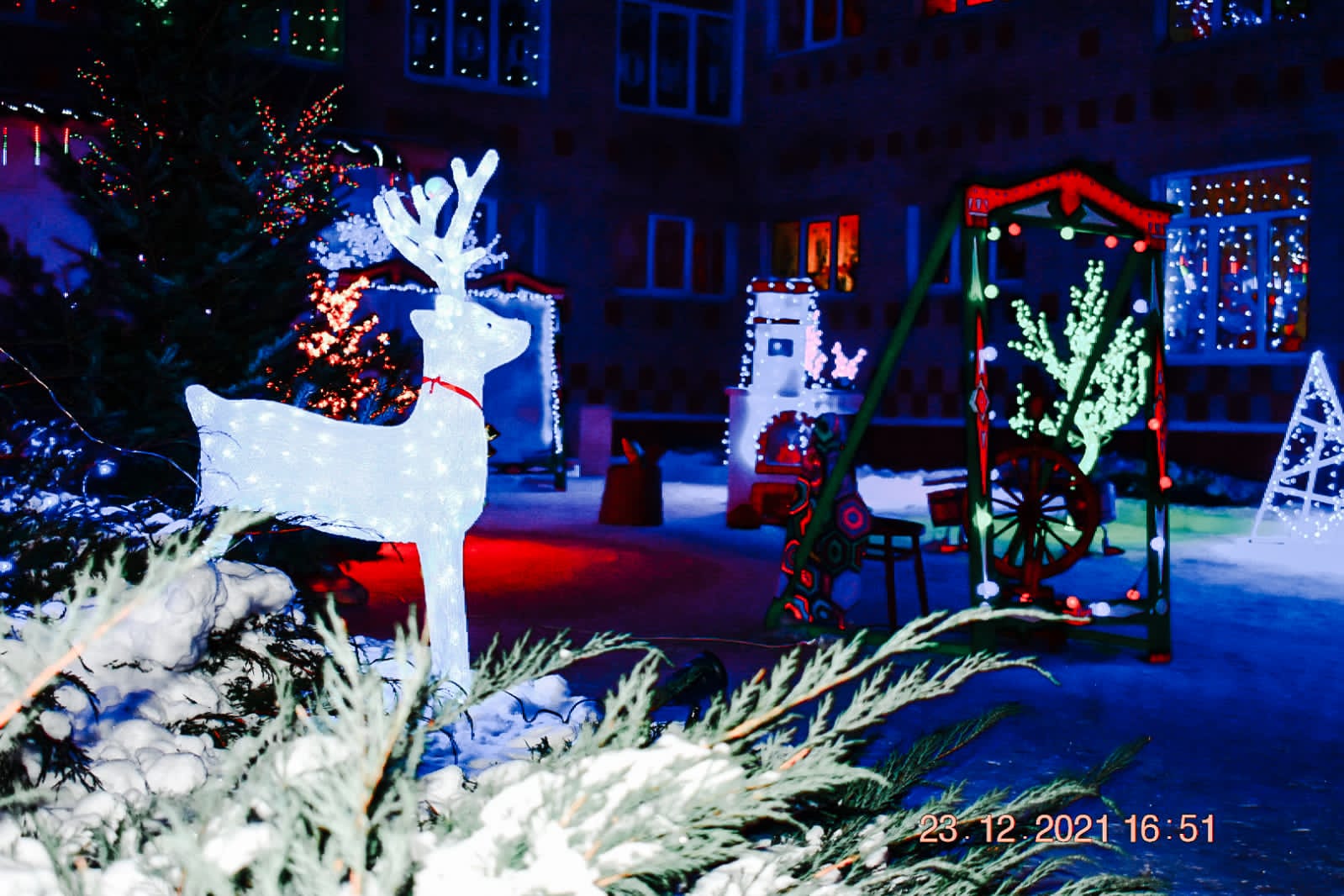 Новый Год - это всегда праздник,волшебство для взрослых и детей