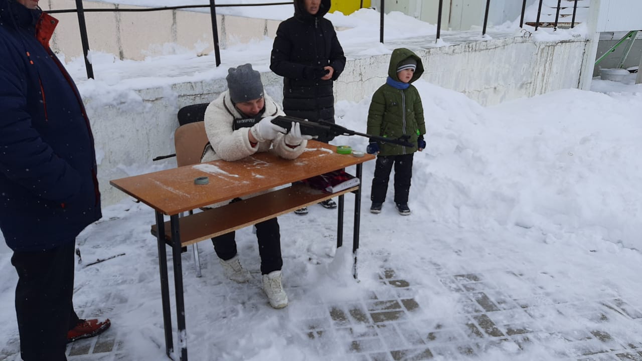 Зимние праздничные дни проходят интересно и весело