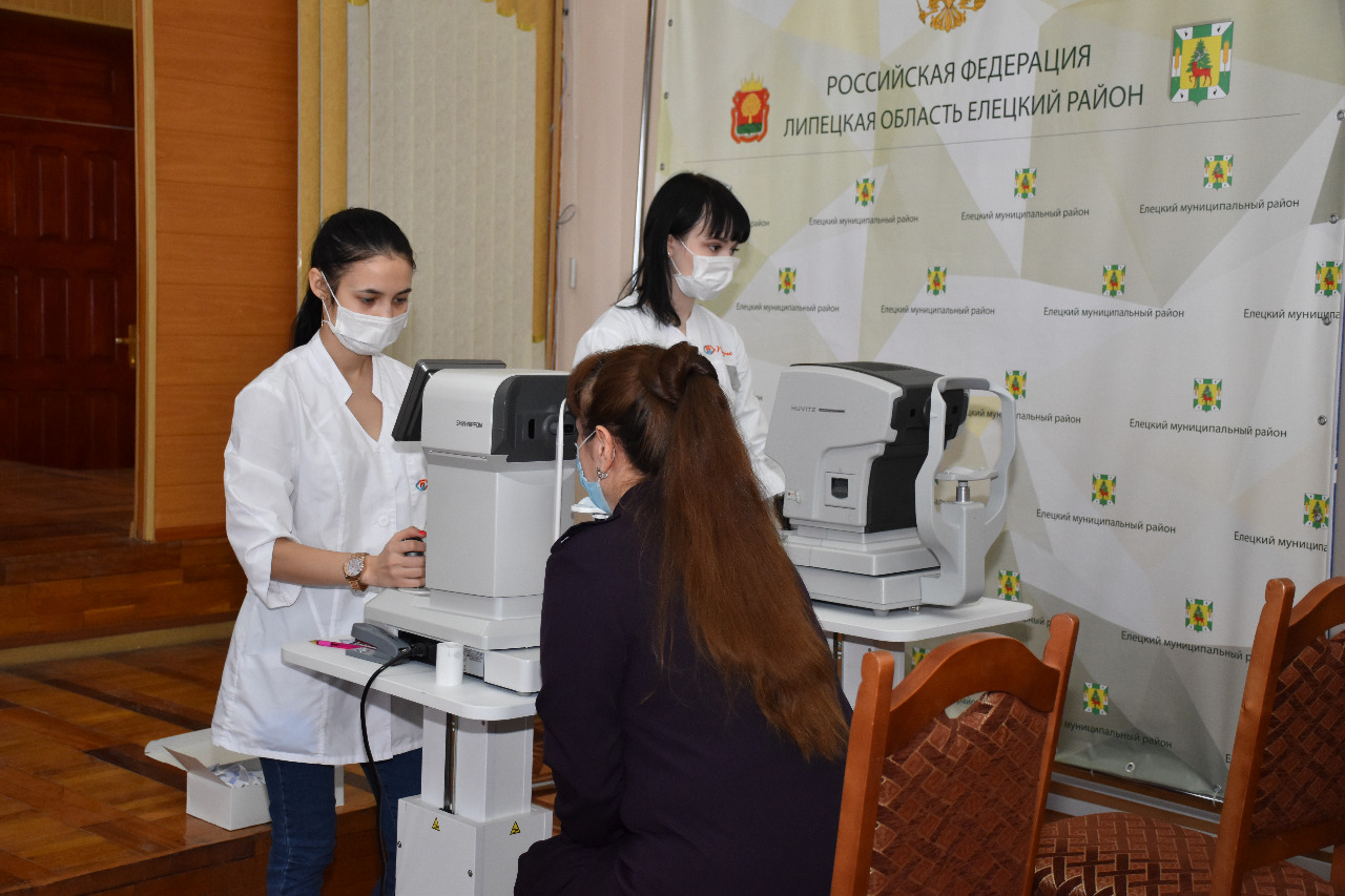 Приём специалистами-офтальмологами медицинского центра «Пульс»