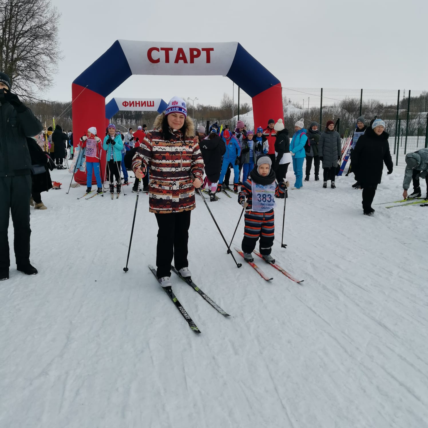 ОКОЛО 200 ЧЕЛОВЕК В ВОЗРАСТЕ ОТ 5 ДО 80 ЛЕТ ПРИНЯЛИ УЧАСТИЕ В "ЛЫЖНЕ РОССИИ — 2022" В ЕЛЕЦКОМ РАЙОНЕ