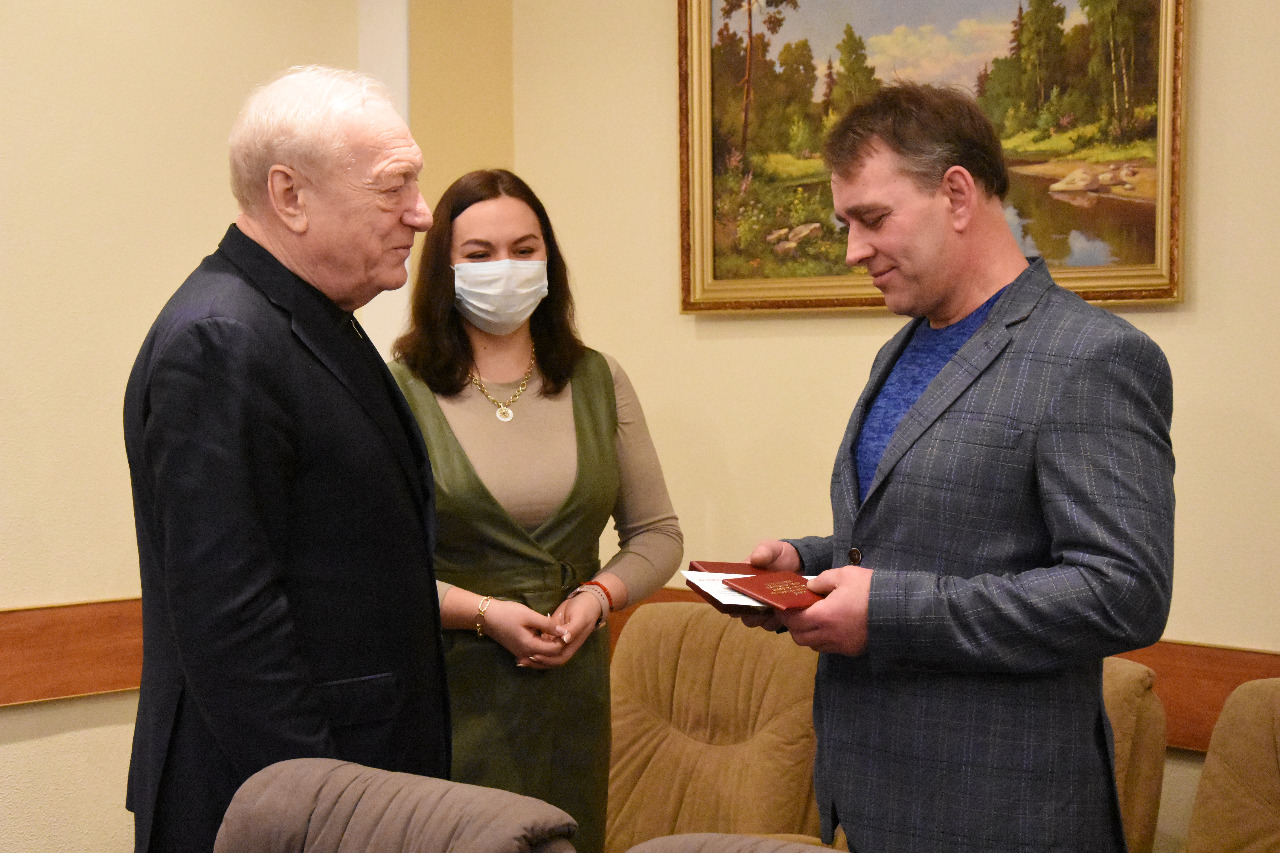 Грязинец награжден почетным знаком "За верность отцовскому долгу"