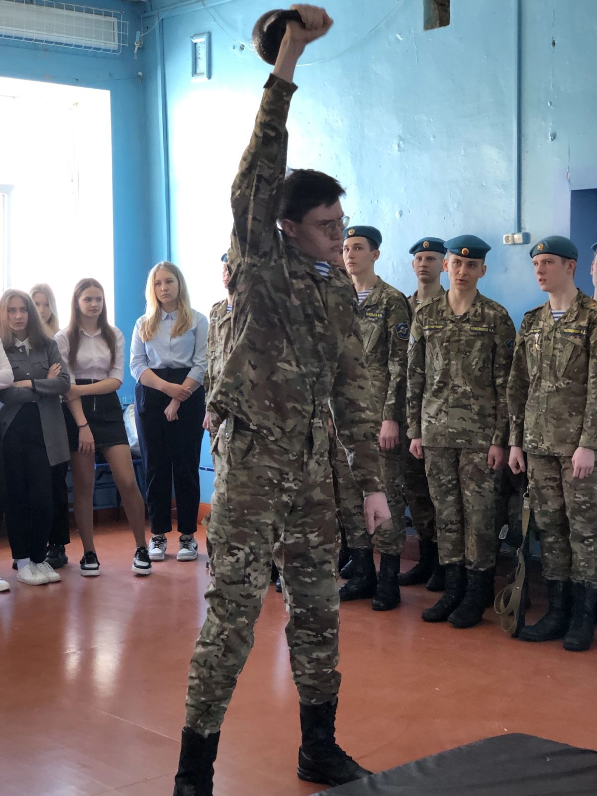 В Грязинской школе почтили память Романа Пахомова
