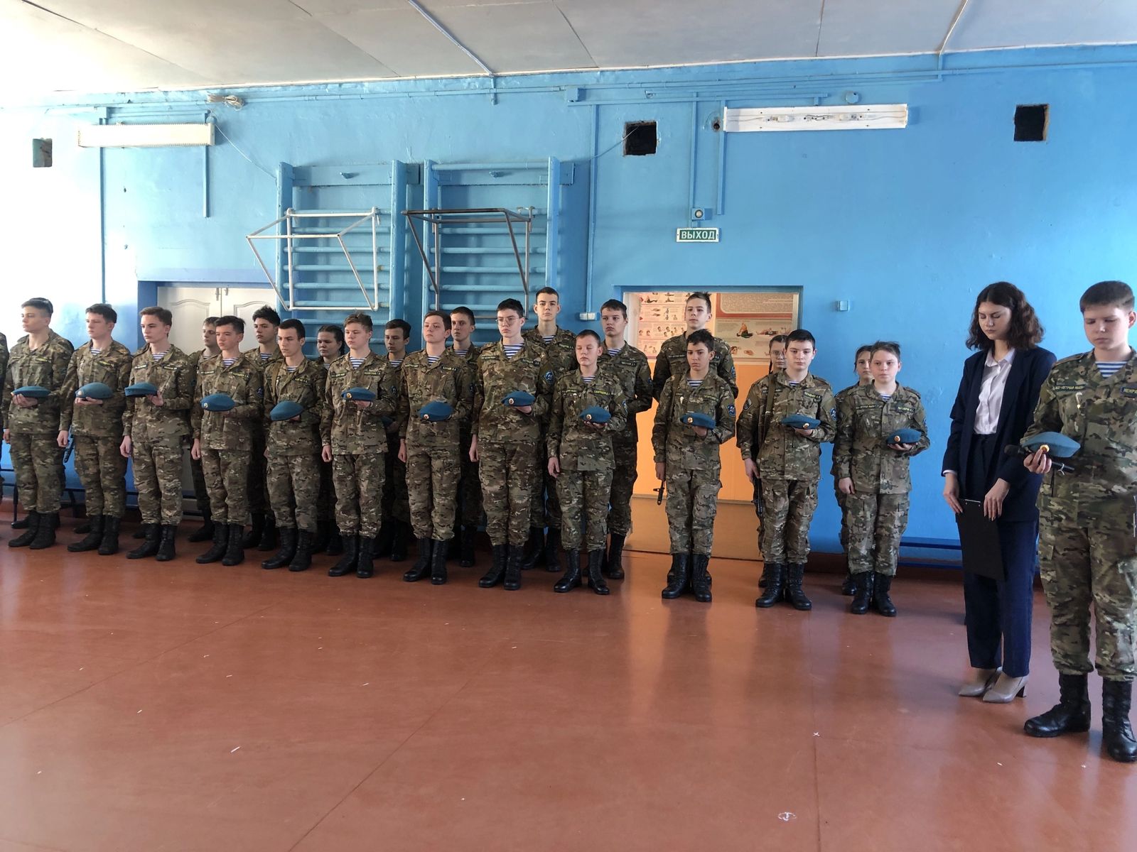 В Грязинской школе почтили память Романа Пахомова