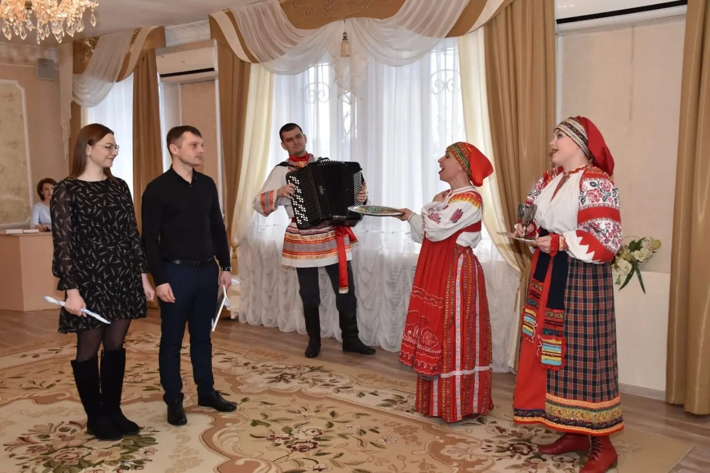 18 декабря 2022 года органы ЗАГС России будут отмечать 105-летие со дня создания