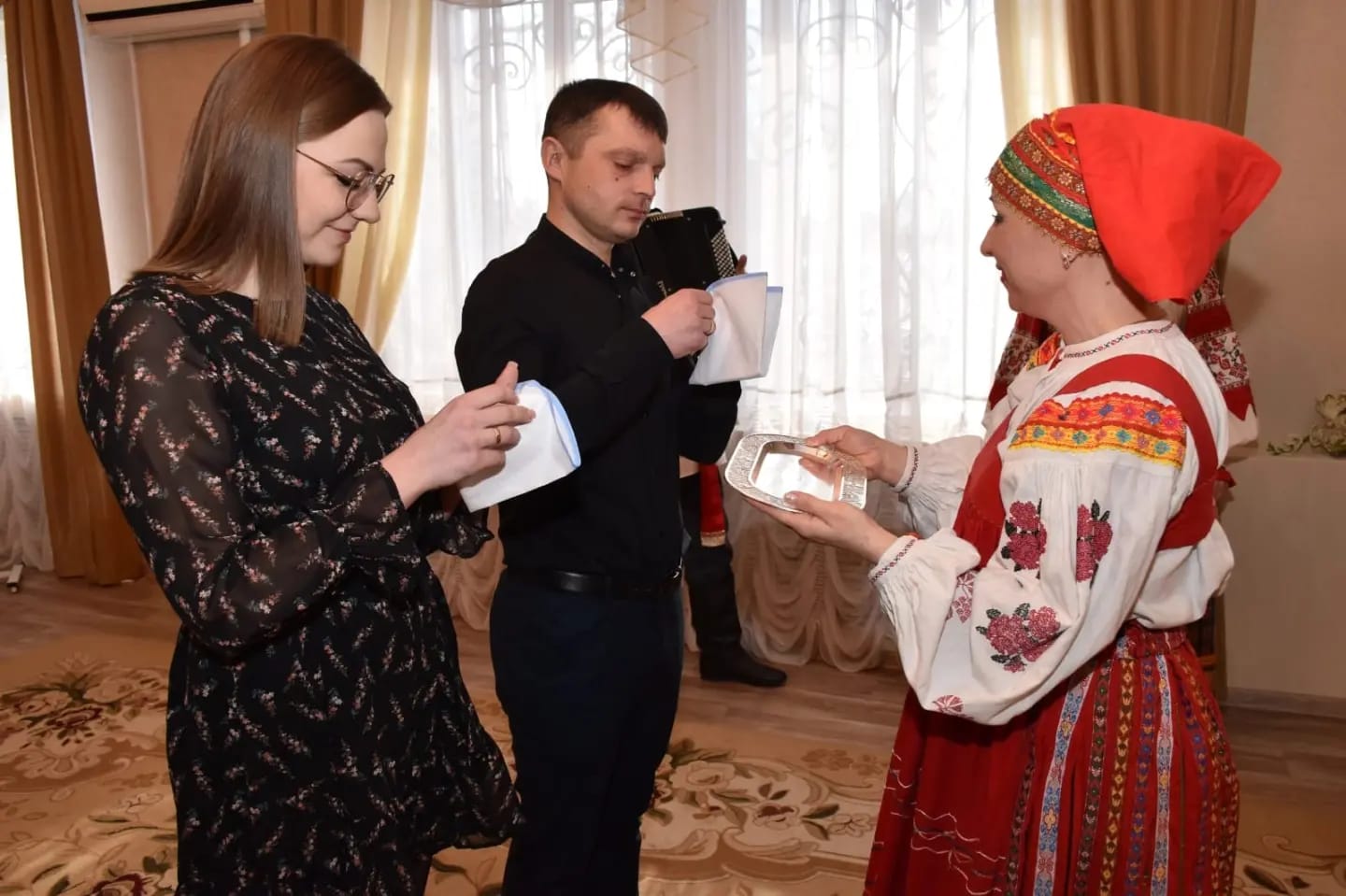 18 декабря 2022 года органы ЗАГС России будут отмечать 105-летие со дня создания