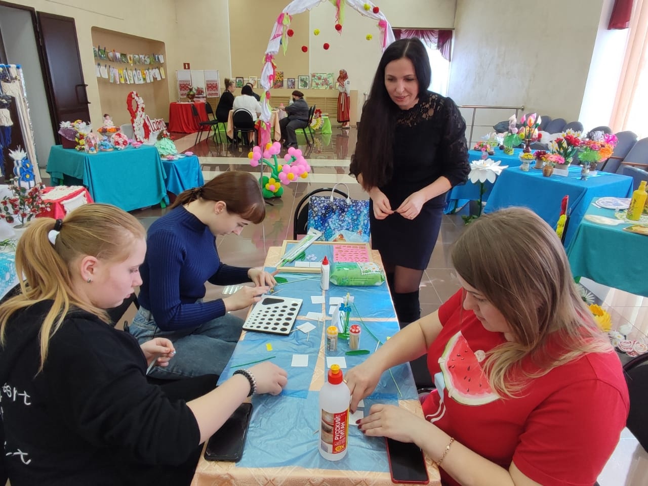 В Хлевном прошла серия мастер-классов по декоративно-прикладному творчеству