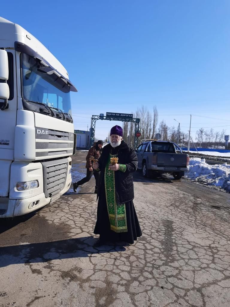 В Тербунском районе собрали и передали гуманитарную помощь жителям Донбасса.