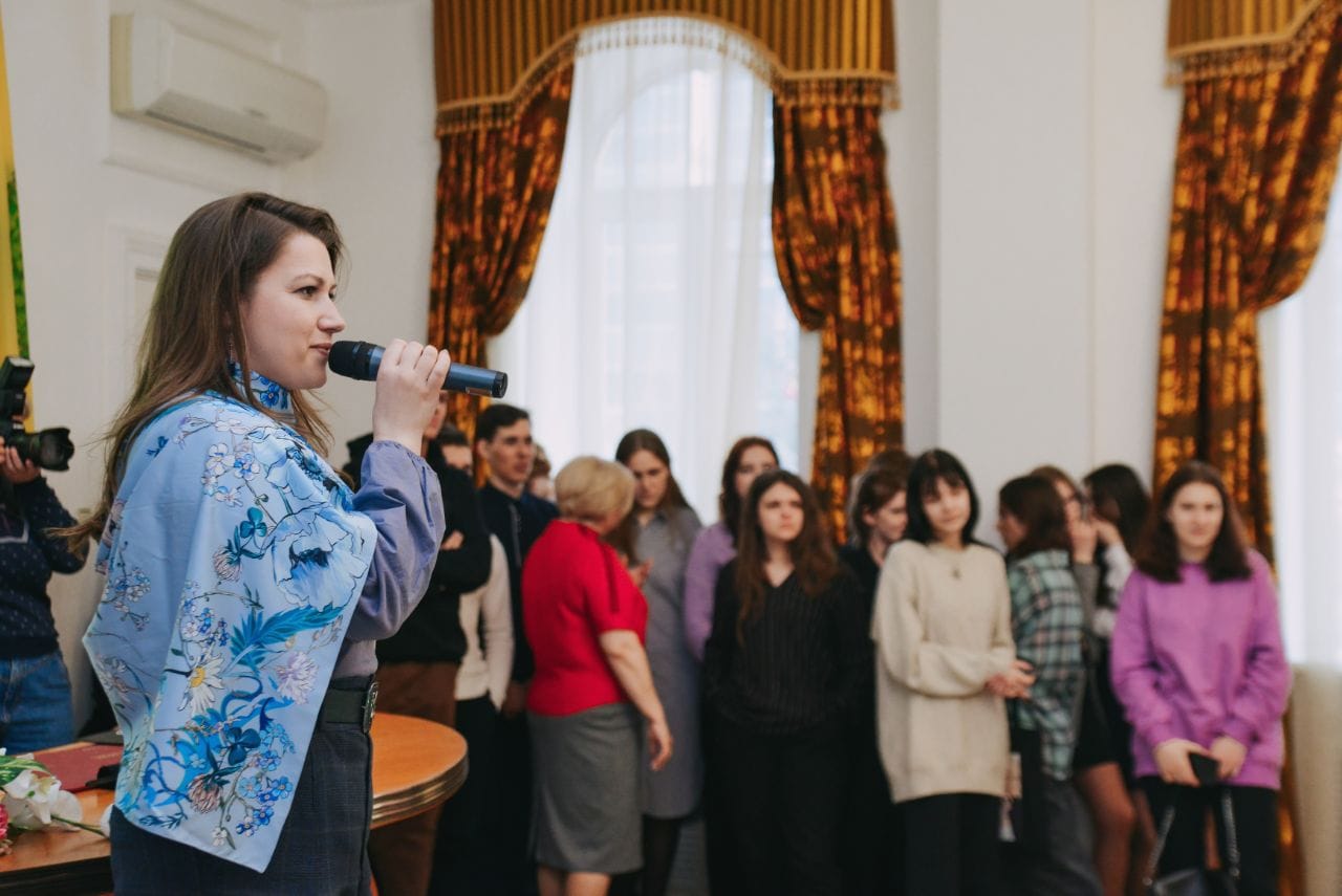 Союз женщин Липецкой области совместно ЗАГС провели квест для школьников