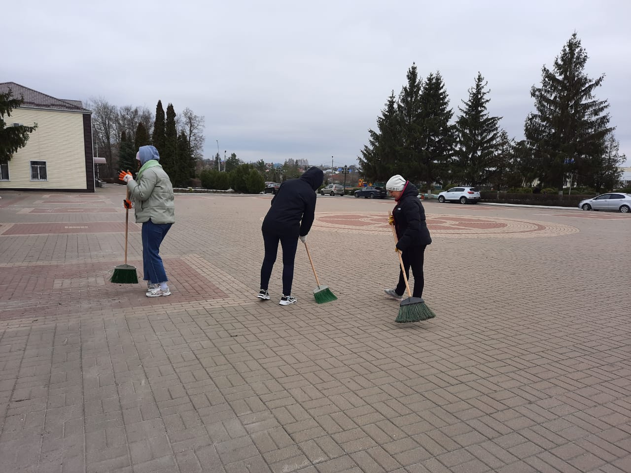 В Хлевенском районе был дан официальный старт началу сезонов "Чистых четвергов"
