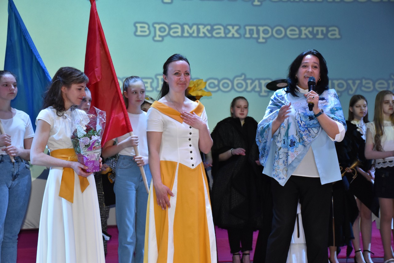 На сцене Хлевенского Центра культуры и досуга прошел концерт «Мелодия души и сердца»