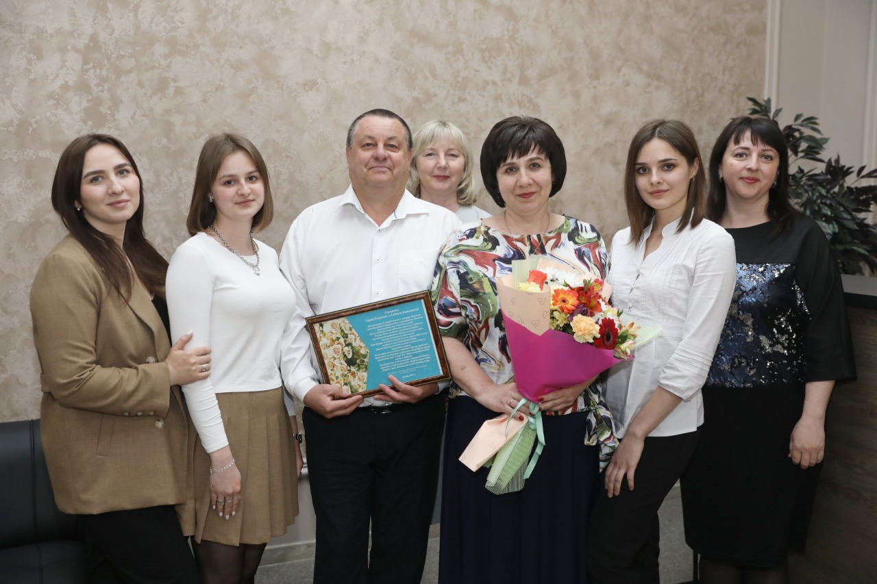 Многодетная семья Красниковых из Лебедянского района получила областную премию