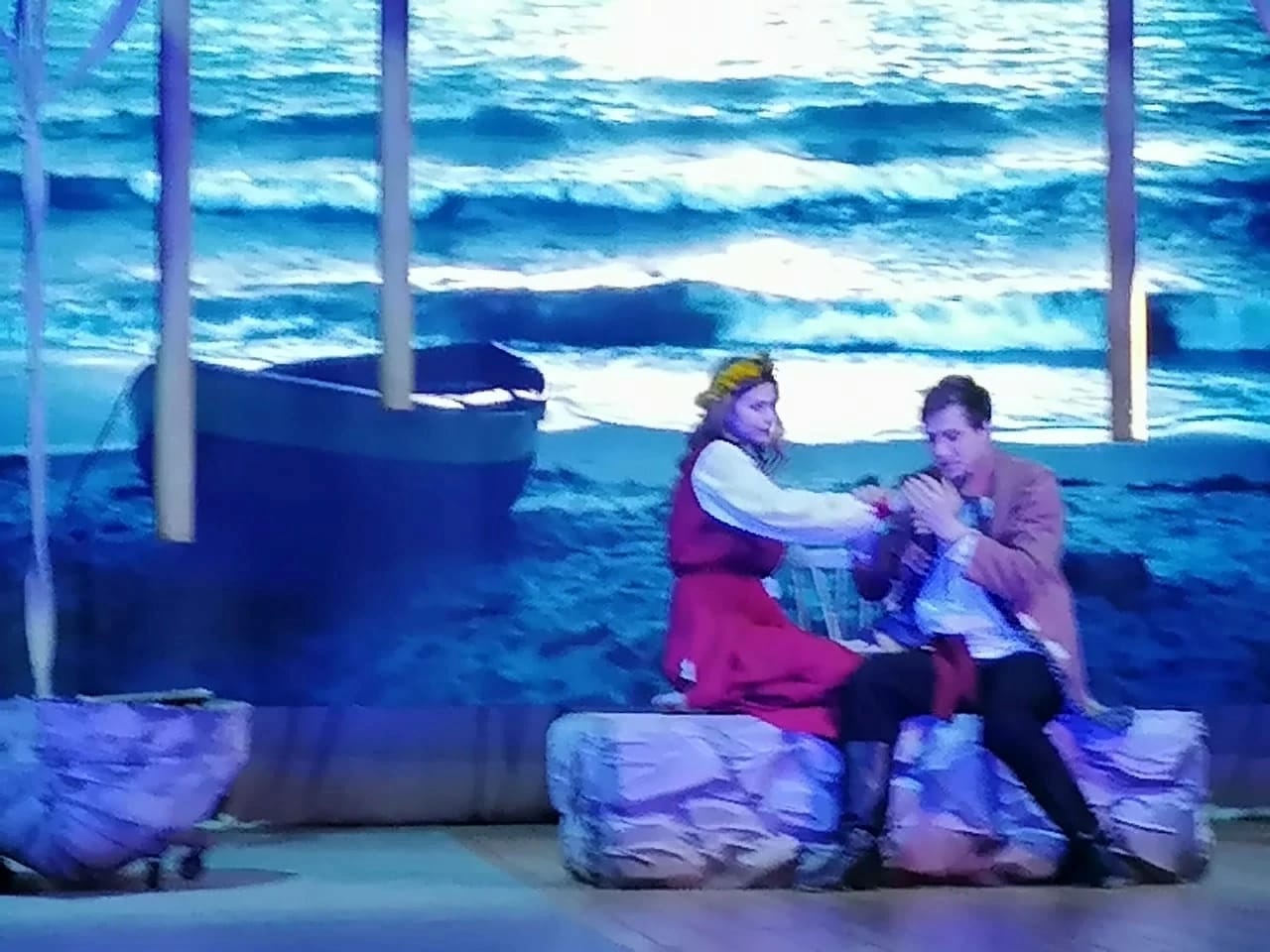 26 мая на сцене задонского Дома культуры состоялся показ спектакля "Сказ о Петре и Февронии"