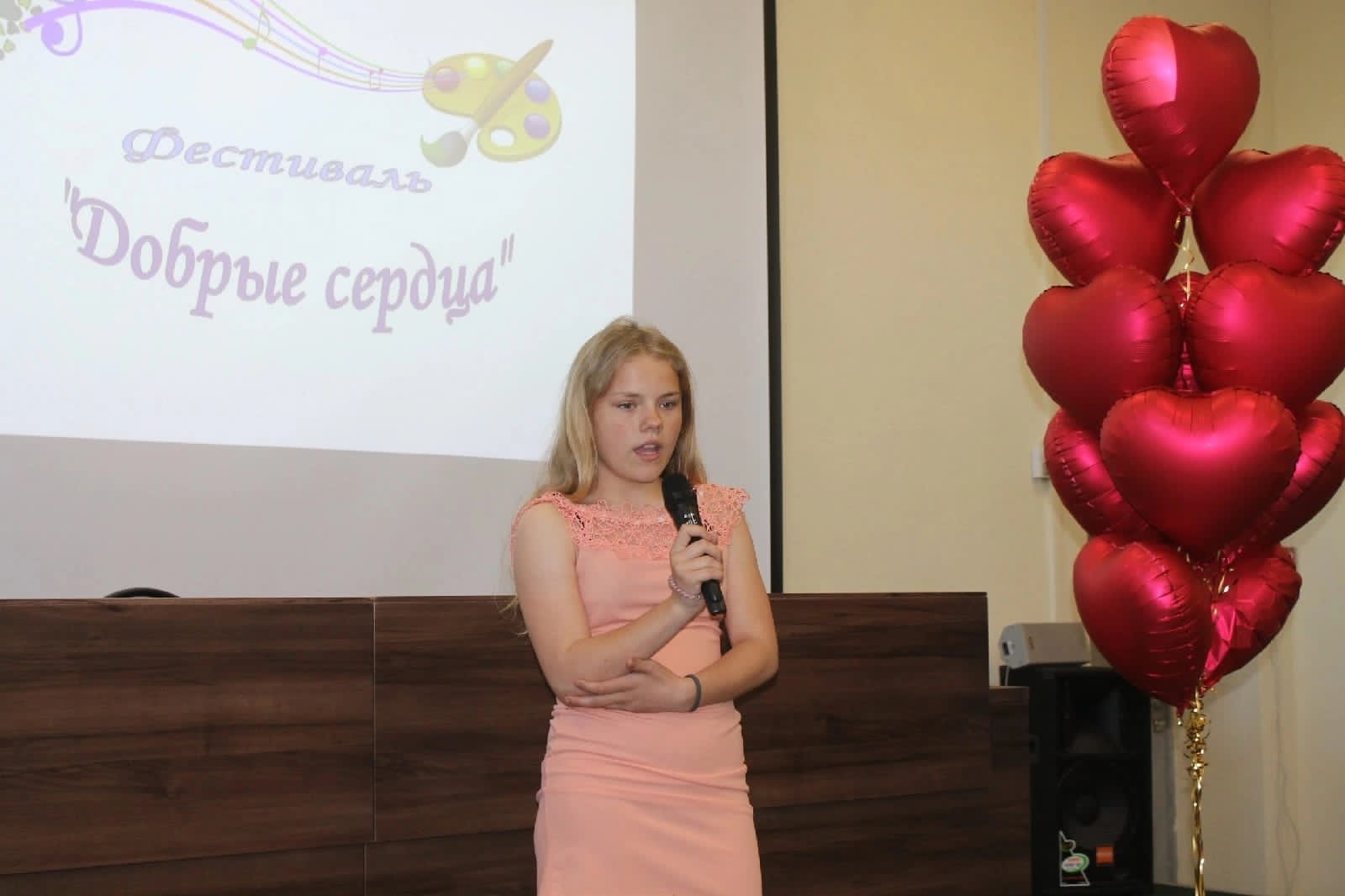 Фестиваль детского творчества "Добрые сердца" собрал талантливых ребят из опекунских семей