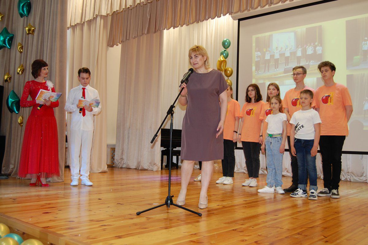 Церемония награждения победителей воспитательной акции "Главная в мире профессия - быть человеком"