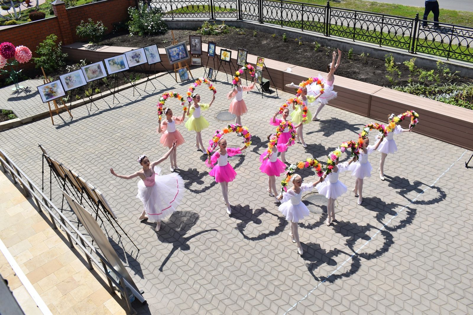 На территории музея "Гордская управа" прошел фестиваль "Цветущий Липецк"