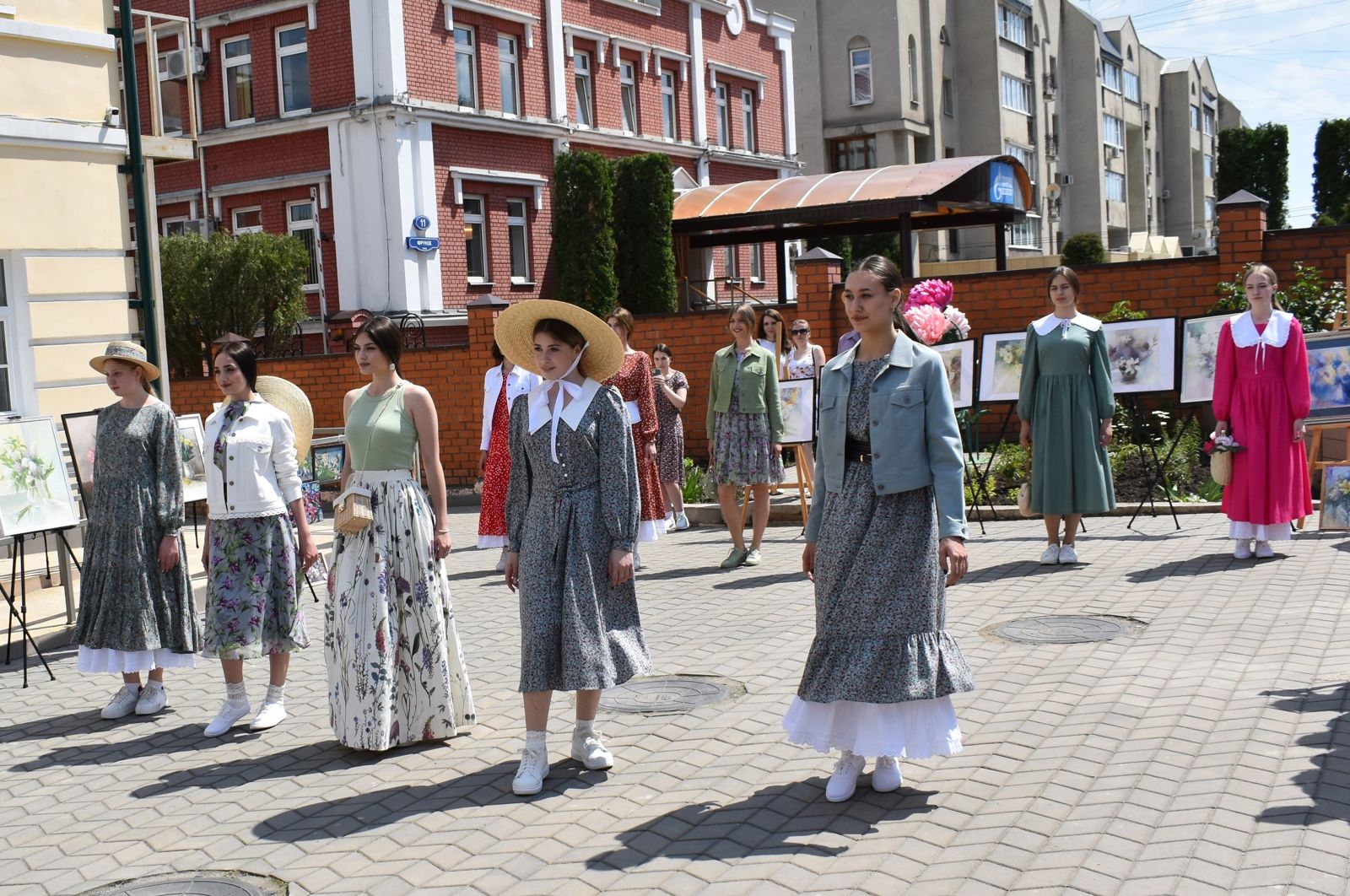 На территории музея "Гордская управа" прошел фестиваль "Цветущий Липецк"