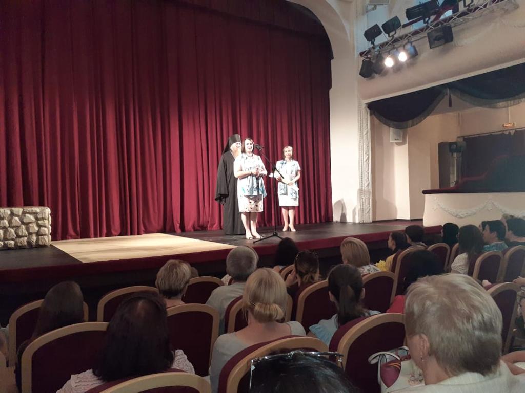 В Ельце показали спектакль "Сказ о Петре и Февронии"