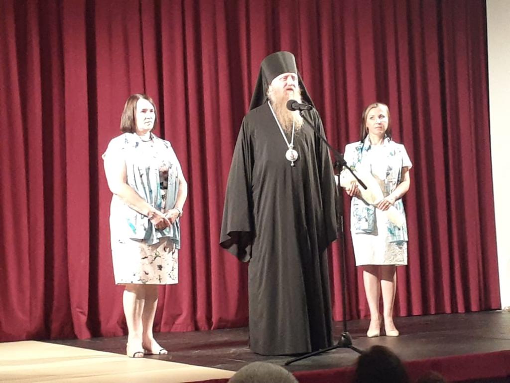В Ельце показали спектакль "Сказ о Петре и Февронии"