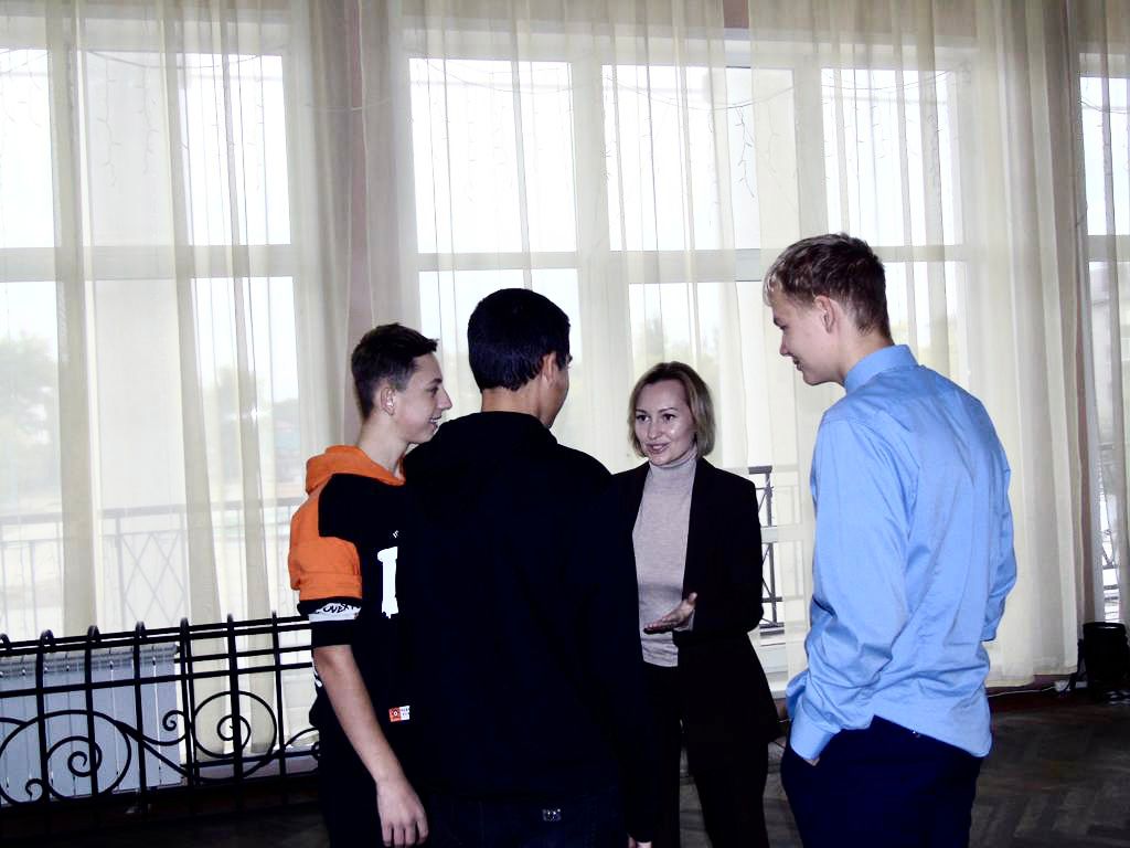 В городском дворце культуры города Липецка дан старт проекту "Шаг навстречу"