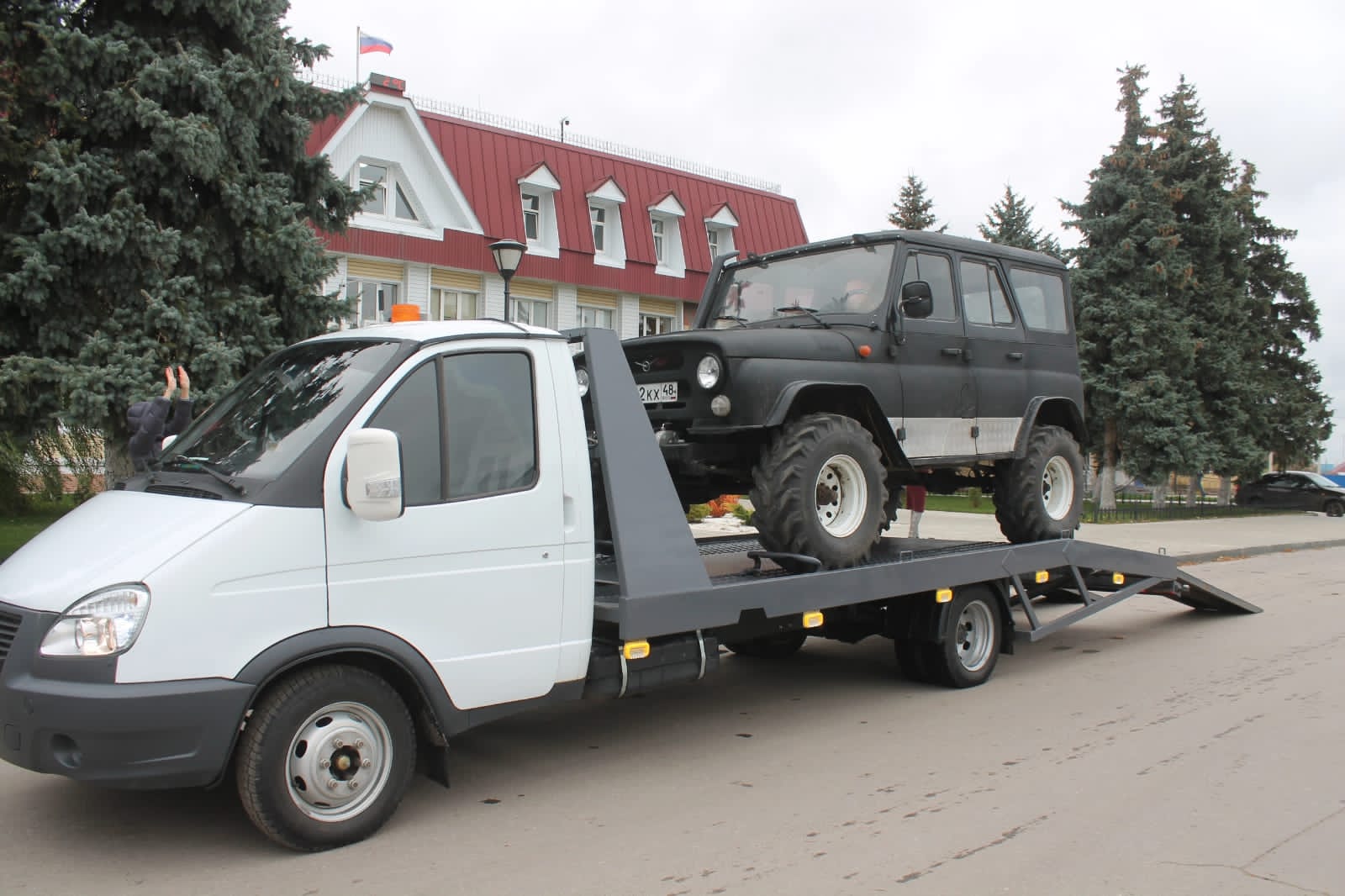 УАЗ на передовую - такой подарок бойцам сделали жители Добровского района