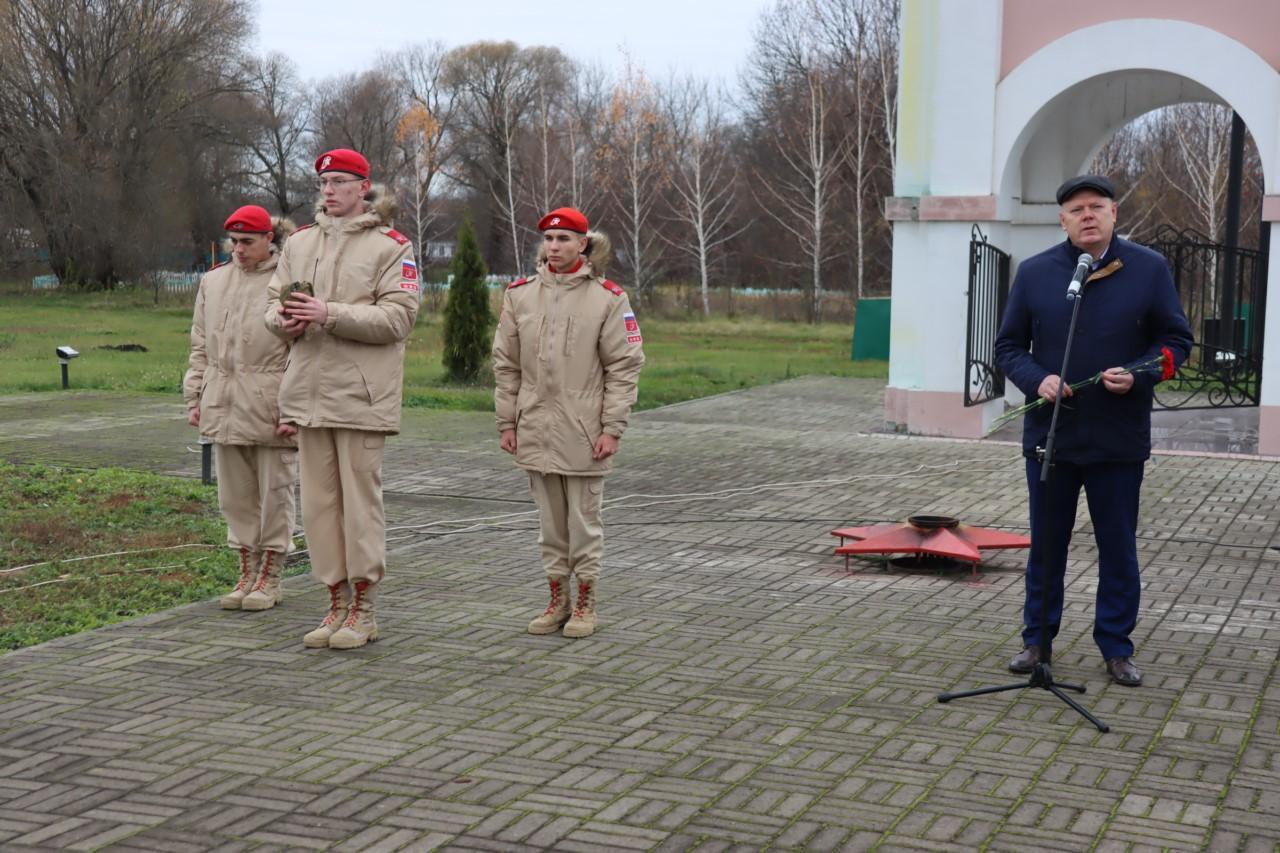 Сегодня школа села Вторые Тербуны присоединилась к Всероссийскому образовательному проекту "Парта Героя"