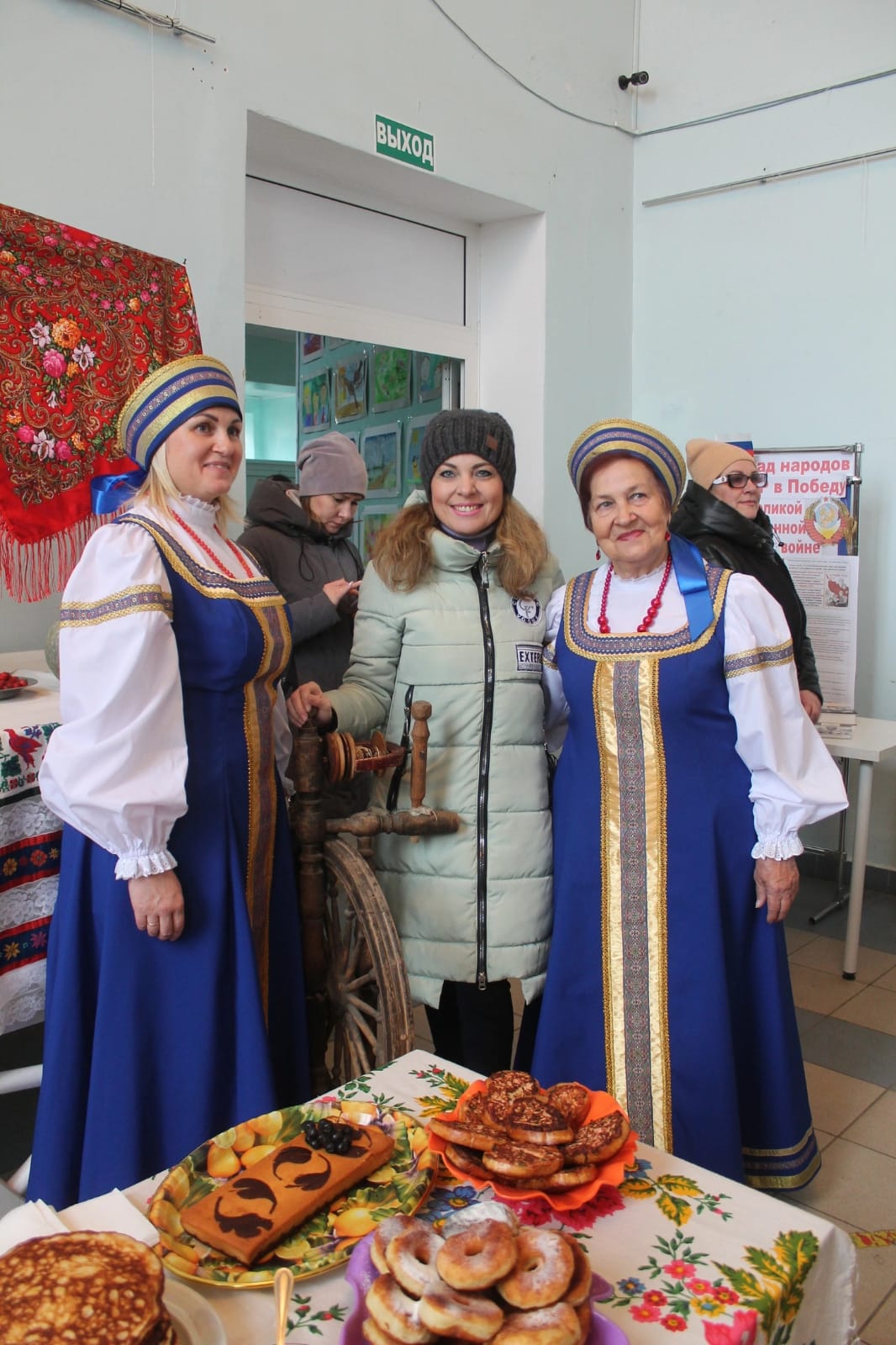 Праздничным митингом и тематической выставкой в Добром отметили День народного единства