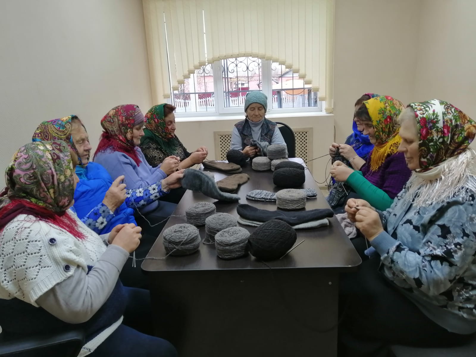 Среднематренский сельсовет дал старт благотворительной акции "Тепло женских рук"