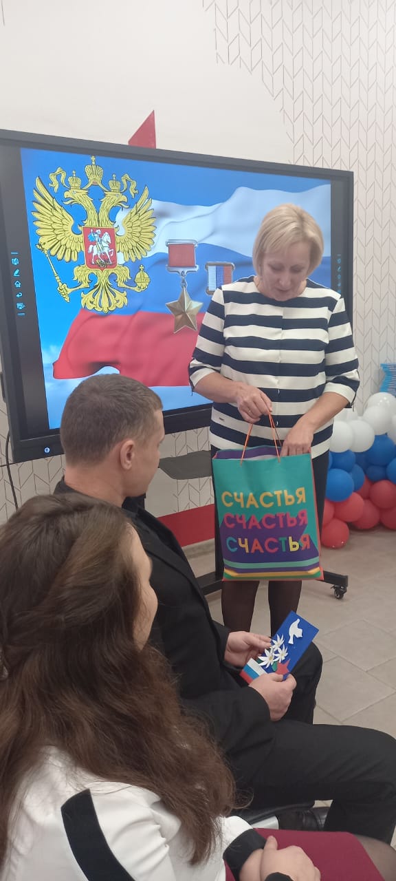 9 декабря отмечается "День героев Отечества"