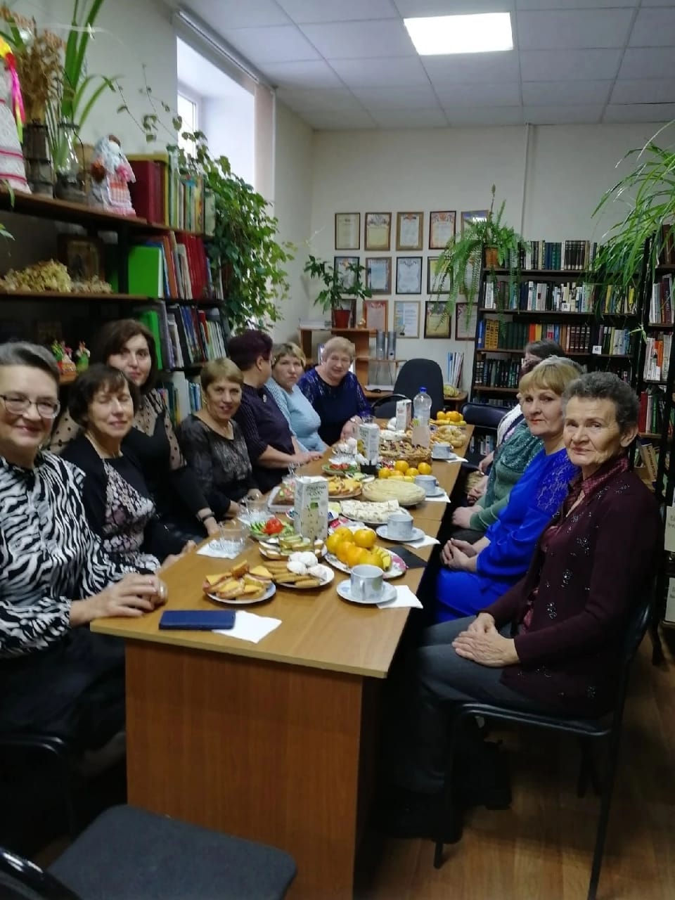 Накануне прекрасного праздника - Дня матери В Воловском межпоселенческом центре культуры и досуга прошли посиделки для мам