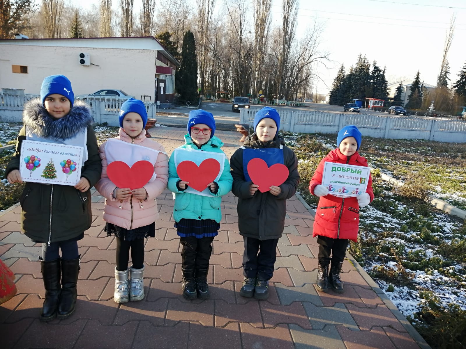Нина Александровна Гущина поздравила всех неравнодушных активных жителей села с Днём ДОБРОВОЛЬЦА