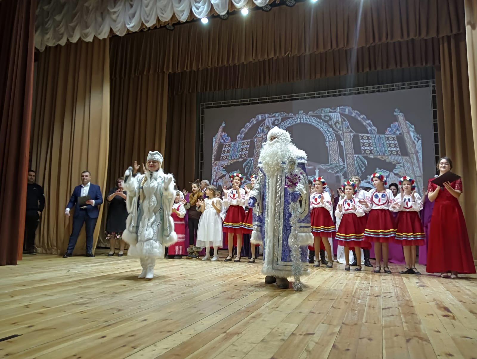 6 января в МЦКД с. Красное прошёл Новогодний Благотворительный концерт