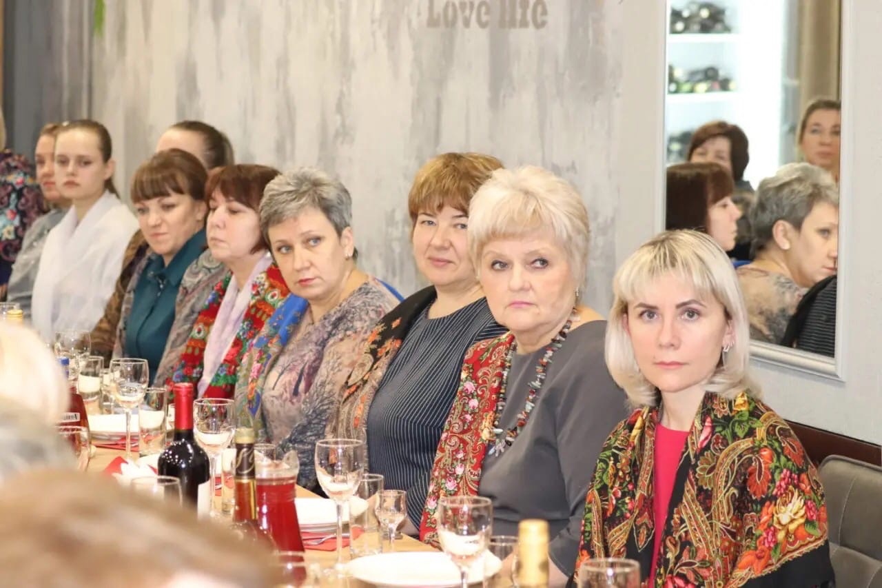 В кафе "Огни" прошла встреча участниц Данковского отделения СЖЛО с председателем - Верой Ивановной Урываевой