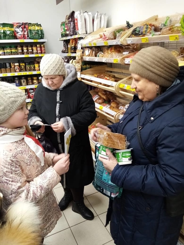 В г. Усмань активисты организовали и присоединились к общероссийской акции «Ленточка Ленинградской Победы»