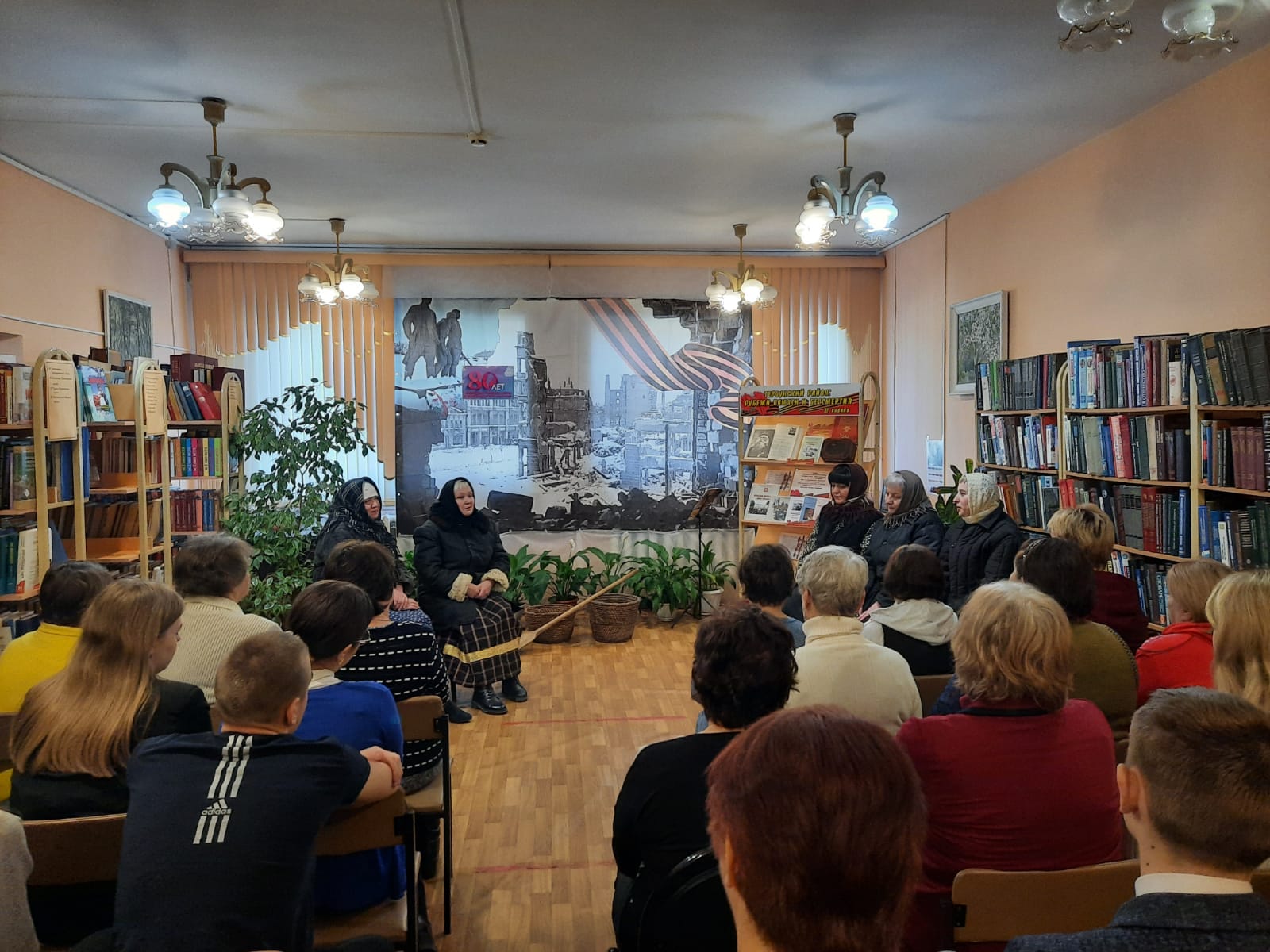 В Тербунской межпоселенческой библиотеке было организовано очередное занятие клуба «Родина»