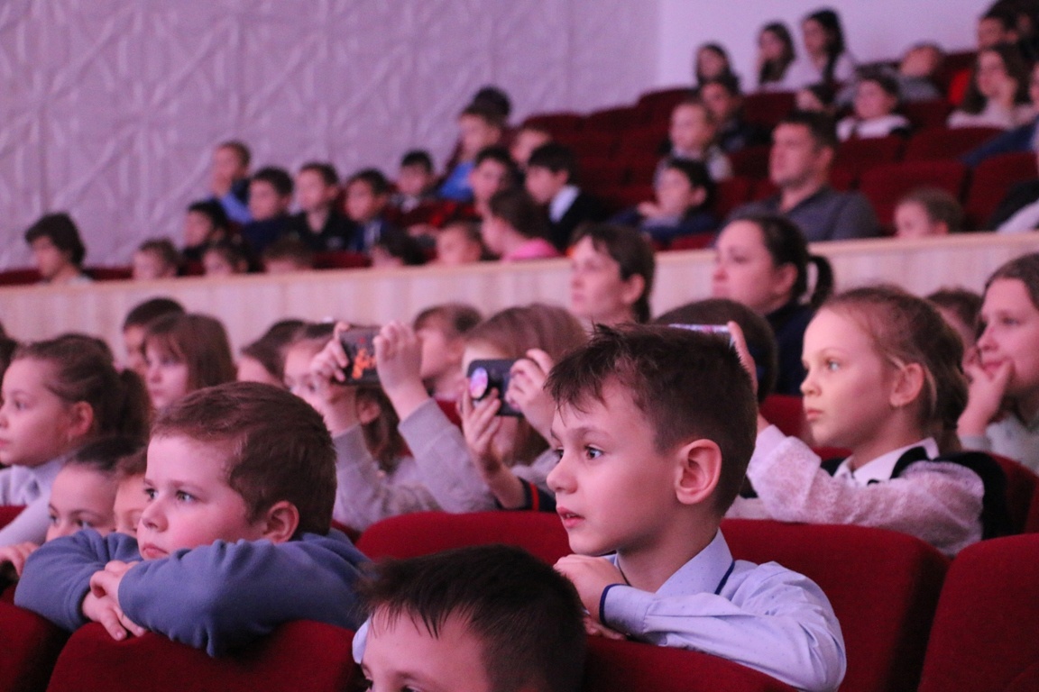 В Хлевном в четвёртый раз состоялся творческий инклюзивный фестиваль-праздник «Дарья Ван собирает друзей»