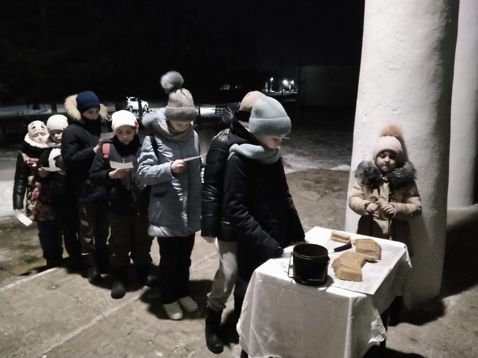 В Краснинском районе провели акцию "Блокадный хлеб"