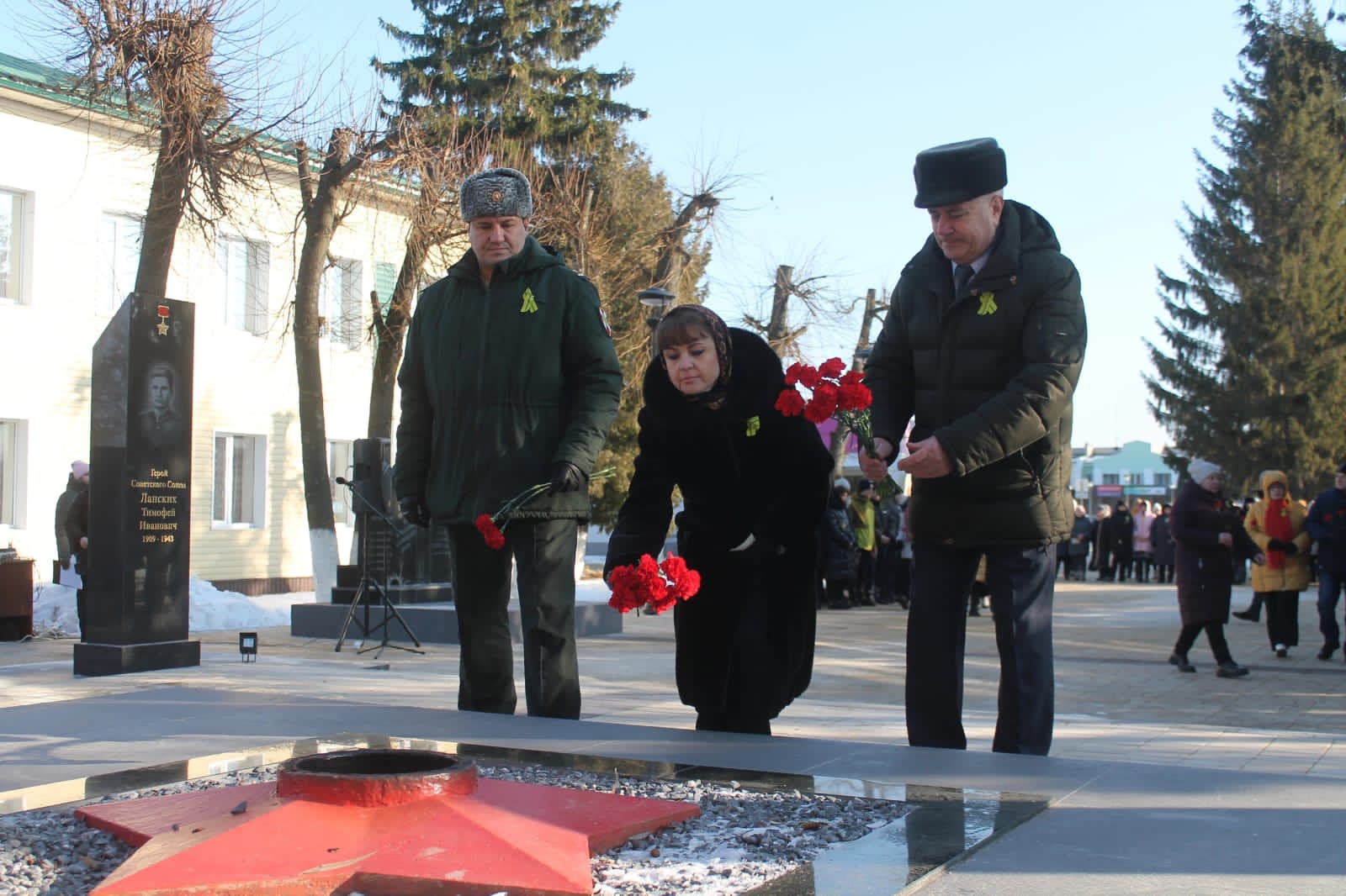 В Добром, у мемориала погибшим в годы Великой Отечественной войны, состоялся митинг