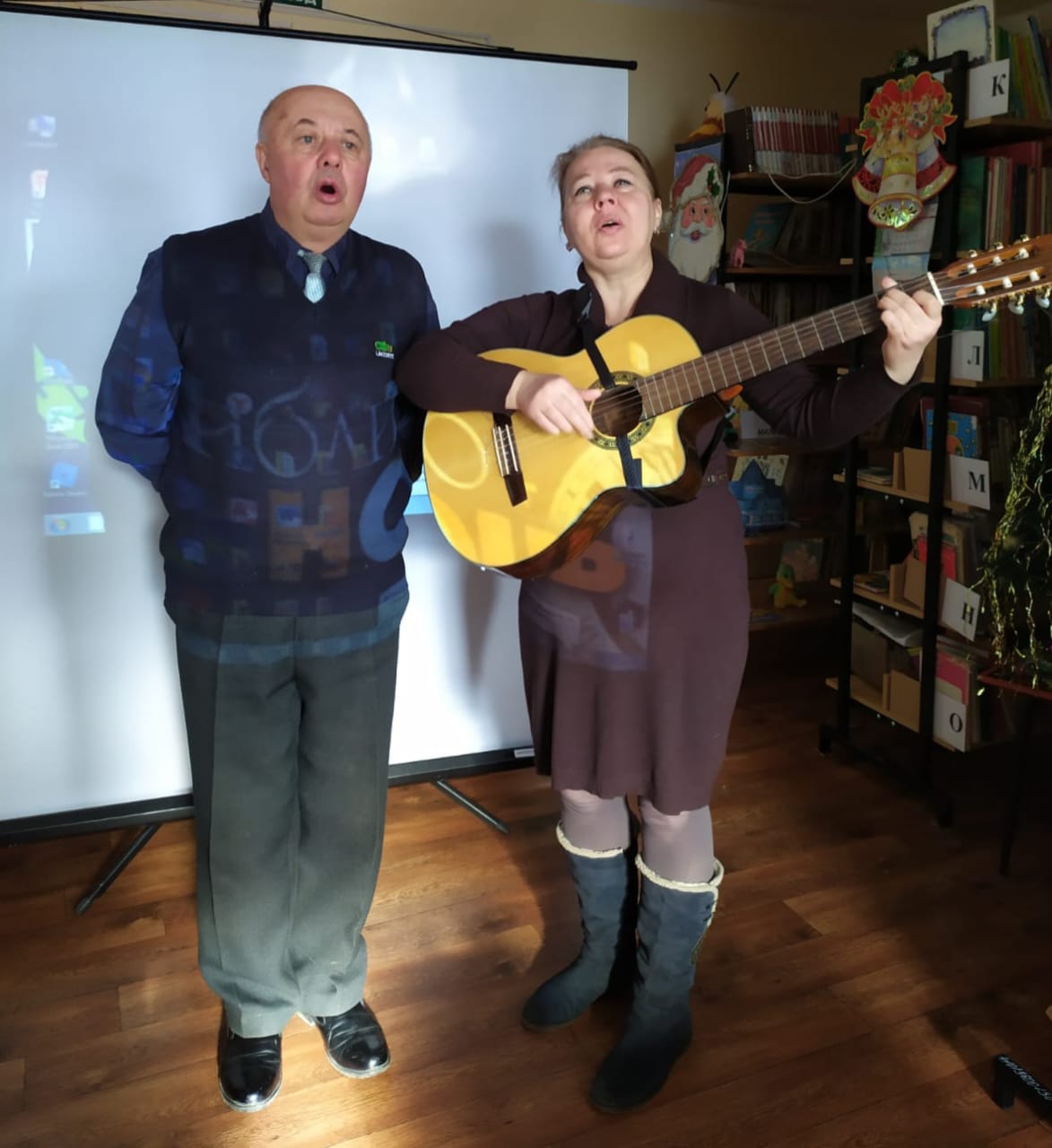 В Усманском районе прошел литературно-музыкальный вечер "Я, конечно, вернусь.."