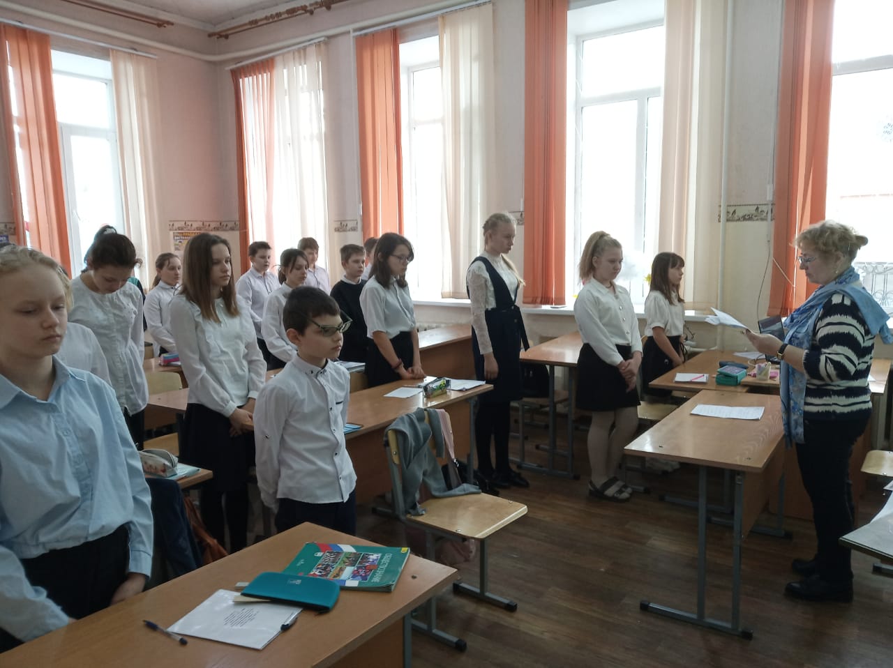 Женсовет Усманского района подготовил и провел сегодня для учащихся МБОУ СОШ № 2 час мужества «Пылающий Сталинград»