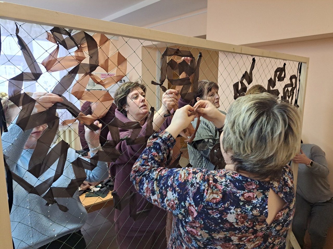 "Чем тыл крепче, тем врага бить легче"