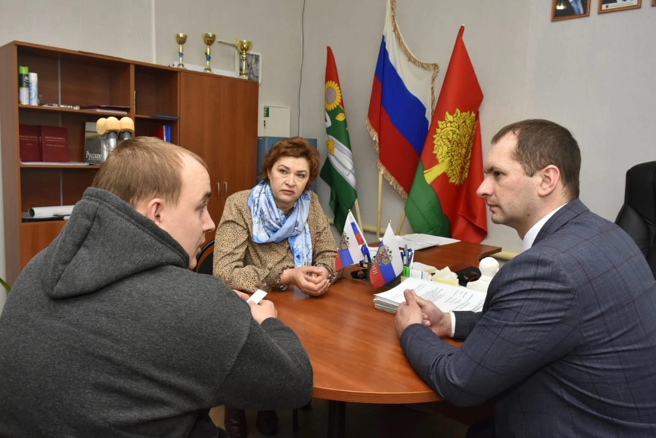 Награда нашла героя
