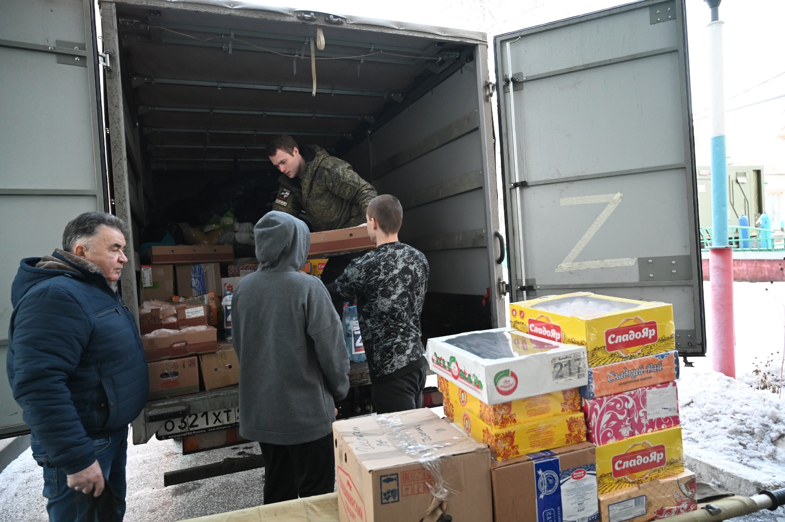 В преддверии Дня защитника Отечества представители Союза женщин Елецкого района посетили военный госпиталь Белгорода