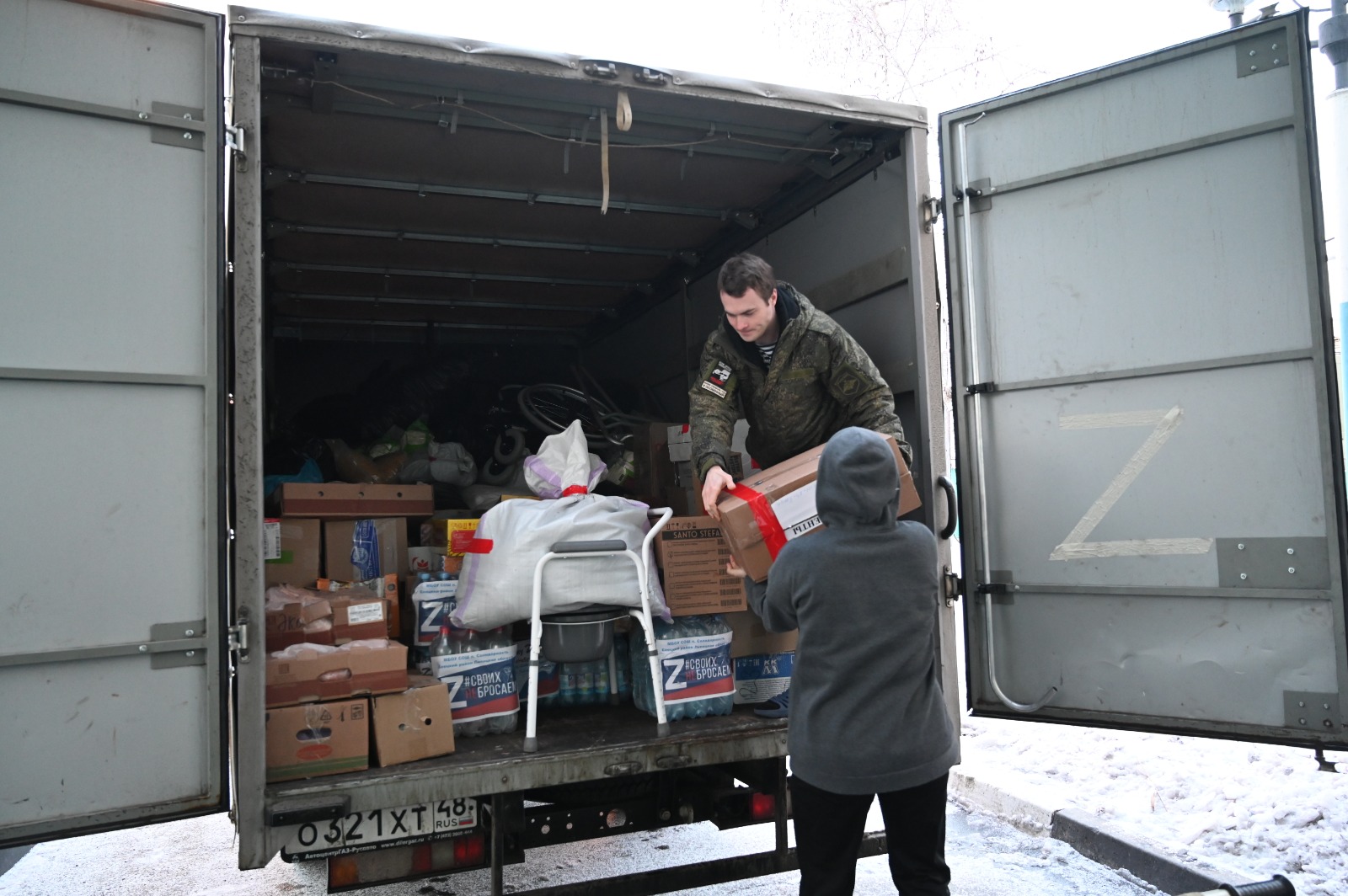 В преддверии Дня защитника Отечества представители Союза женщин Елецкого района посетили военный госпиталь Белгорода